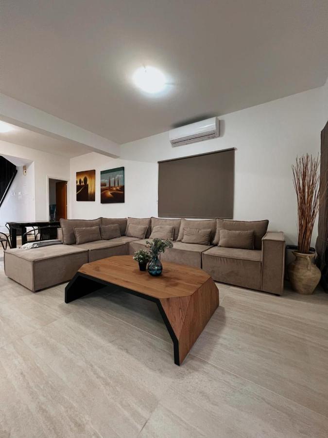 Oasi Rejuve Villa Менеоу Экстерьер фото