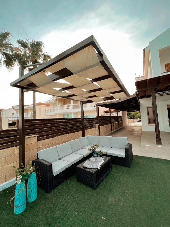 Oasi Rejuve Villa Менеоу Экстерьер фото